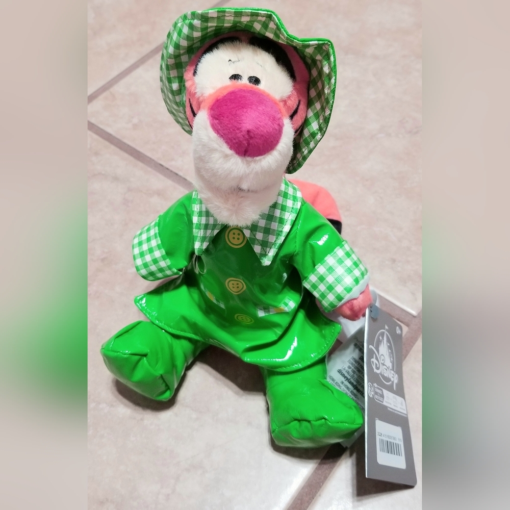 Disney Winnie The Pooh - Tigger In Rain Jacket 7.5 Inch Plush